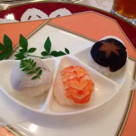 試食の手まりすし