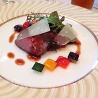 試食のお肉料理。お肉が苦手な母にも好評でした。