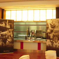 「ACERO」会場内にオープンキッチンが併設されています