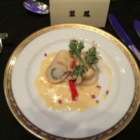 フレンチのコース「翠鳳」の魚料理、舌平目と赤座海老の湯葉巻き