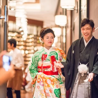 披露宴入場