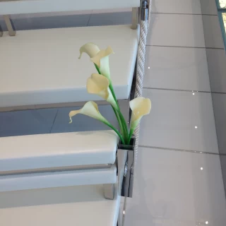 椅子に飾れる装花