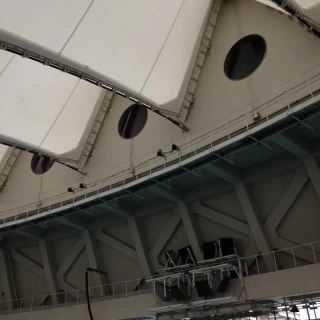 天井は屋根がある
