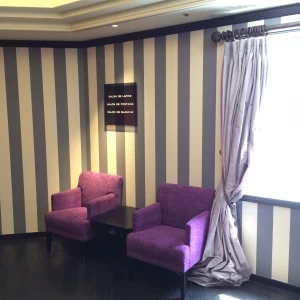 ホワイエのソファ|380658さんのHOTEL PLUMM/ COSMO Y. ~ホテルプラム コスモ 横浜~（旧ホテルコスモ横浜）の写真(169806)