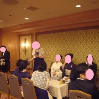 控室。椅子はあまりありませんでした。