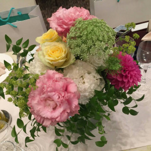 お花は欲張り過ぎず、ケチり過ぎず。|381505さんのタラサ志摩ホテル&リゾートの写真(261416)