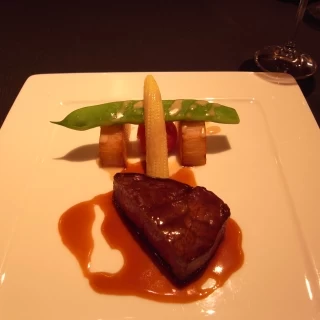 下見時の試食（国産牛フィレ肉のポワレ）