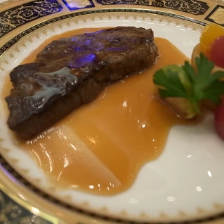 メインはシッカリとお肉!