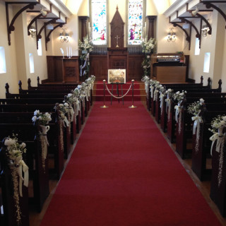 教会の赤絨毯