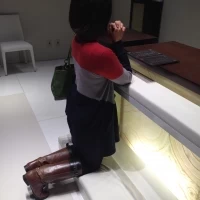 祈りのポーズを行うために、下がクッションになってます