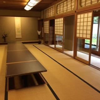 披露宴会場、テーブルでない和式