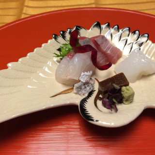 地元の老舗ならではの料理が続きます