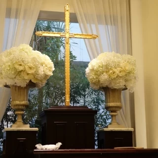 挙式会場の祭壇