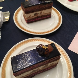 ウエディングケーキ。珍しくチョコレートだった。|393168さんのホテルコンコルド浜松の写真(683816)
