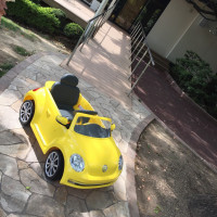 子供用に車の乗り物ありました