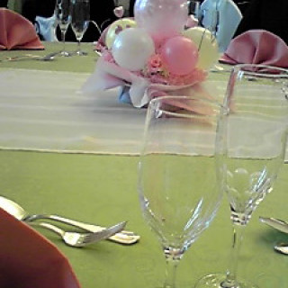 テーブルのお花を風船で！