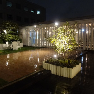 中庭から見たチャペル（ガラス張り）|394321さんのレストランパンセ(東京グランドホテル内)の写真(214494)