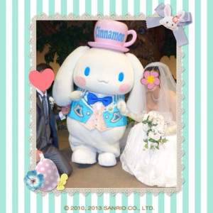 キャラクターとの記念撮影|394615さんの小さな結婚式 サンリオピューロランド店の写真(214275)