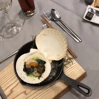 スキレットに入っていてこちらもおしゃれ！器がすべてかわいい