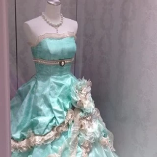 最後まで悩んでたドレス。