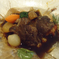 牛肉の赤ワイン煮込み。やわらかい！