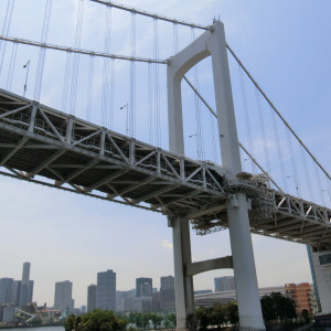 船ならではの演出で、橋の下をくぐる！|407066さんの東京ヴァンテアンクルーズの写真(259178)