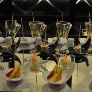 挙式と披露宴の間に軽食とドリンクが楽しめました