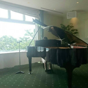 ご友人のピアノ演奏。グランドピアノが豪華！！|408575さんの長浜ロイヤルホテルの写真(249214)