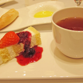 ウエディングケーキと紅茶