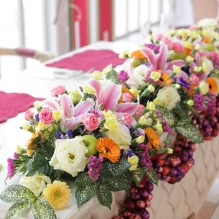新郎　新婦　席　豪華なお花