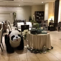 打ち合わせをするお部屋にパンダの乗り物がありました笑