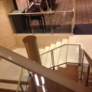 螺旋になった階段は華やか|409440さんのHOTEL CENTRAZA HAKATA（ホテルセントラーザ博多）（ウエディング取扱終了）の写真(253906)