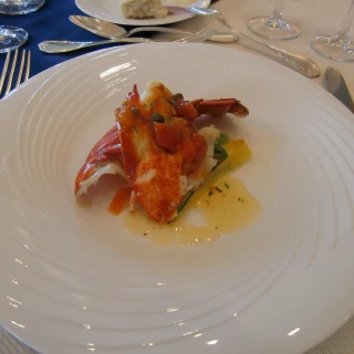 魚料理（オマール海老のポワレ）