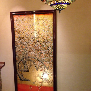 階段踊り場での素敵な絵とランプ|409839さんのKAWACHIYA 川地家（かわちや）の写真(298314)