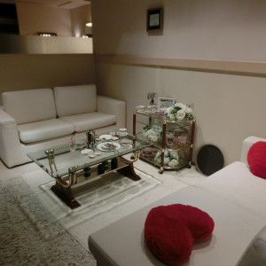 控室の一風景（ゆったりできるソファーとクッションがあります）|409930さんのサン・アンジェリーナの写真(254156)