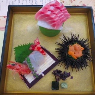 新鮮で非常においしい魚介でした。