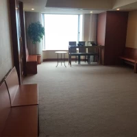 挙式会場の前室は広く、ゆとりがありました。