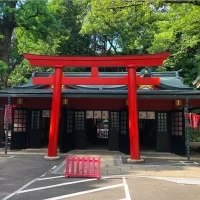 式場以外にも、鳥居がたくさんあります。
