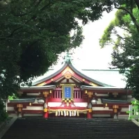 階段をあがると本堂がみえます。