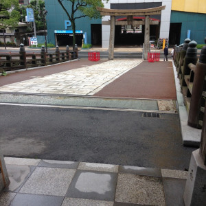 神前式の会場への橋|411032さんの小倉城内 八坂神社の写真(258829)