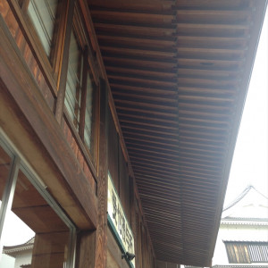 神前式の会場の屋根などつくりは木製|411032さんの小倉城内 八坂神社の写真(258812)