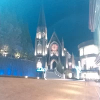 ボヤけましたが、夜の教会です