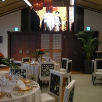 会場後方にも大きなスクリーン