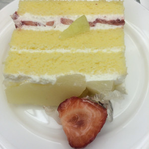 デザートとは別でウェディングケーキのケーキ。|417639さんのホテル阪急エキスポパークの写真(284043)