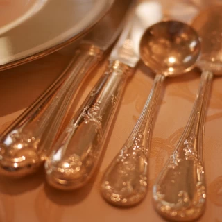 披露宴会場の食器