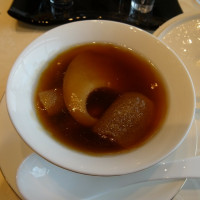 スープは姿フカヒレとキノコの中華スープ。