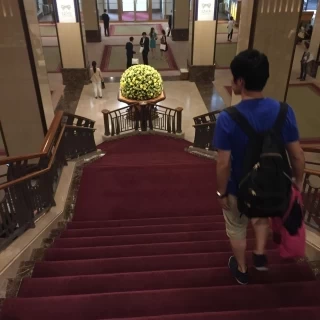 赤絨毯の階段