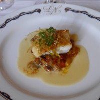 真鯛のポワレ　南仏風野菜と白ワインバターのソース