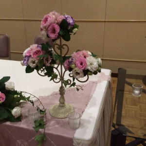 メインテーブルの装花|420873さんのホテルグランテラス帯広 (旧 帯広東急イン)の写真(299984)