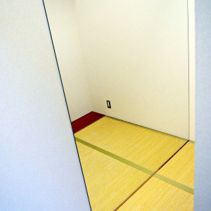 男性更衣室は時に授乳室としても使える|423633さんの梅田スカイビル ブライダル Sanguの写真(304813)